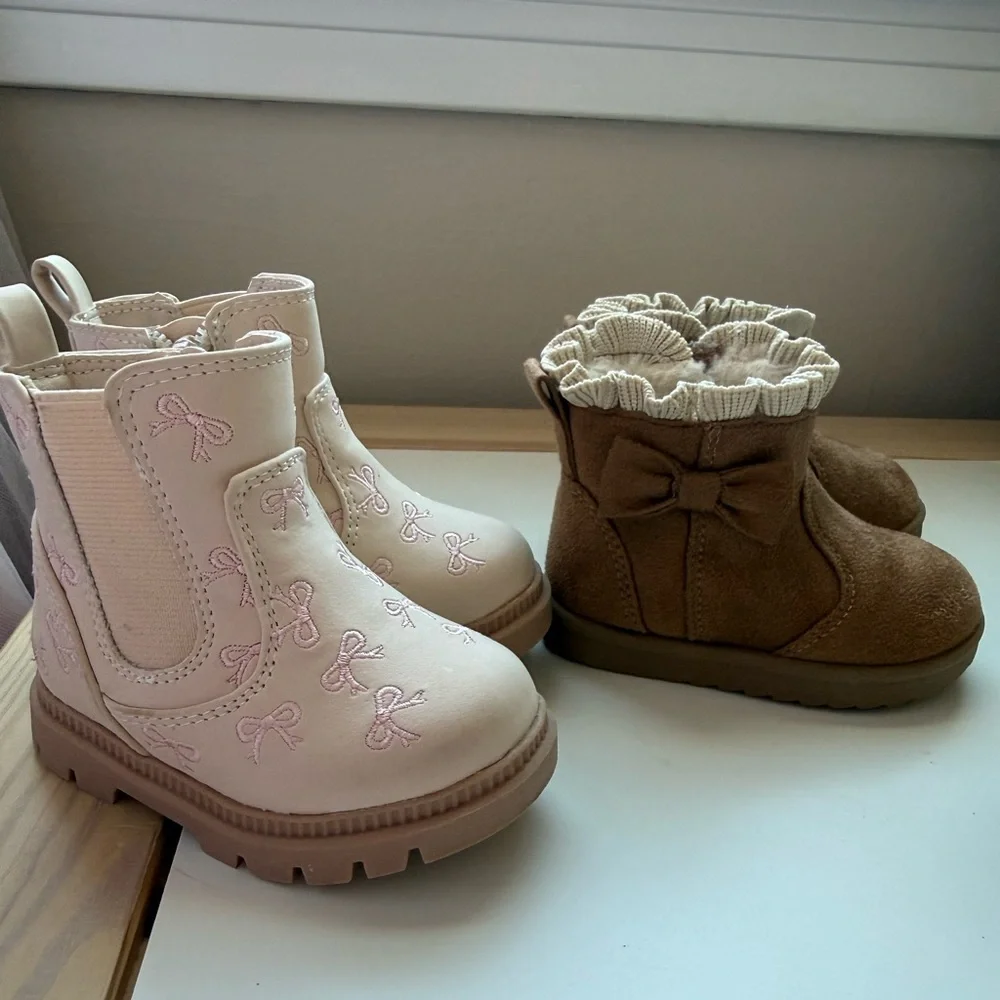 Wonder Nation faux fur baby boots size 3 with bow - Picture 6 of 6